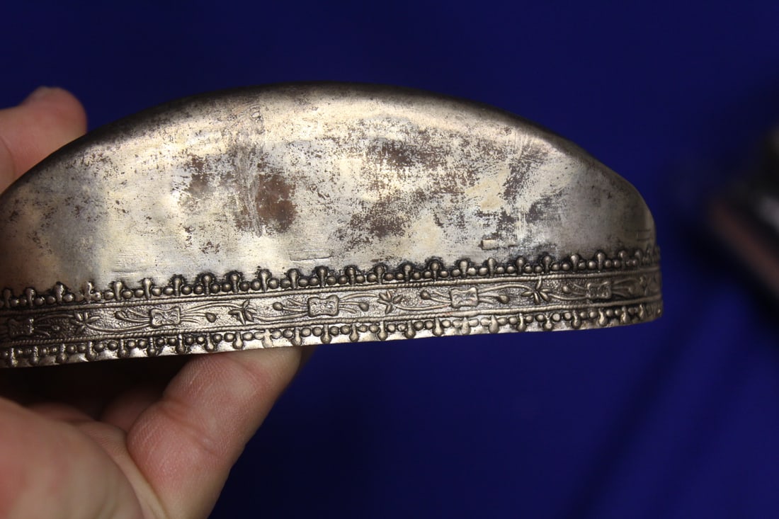 A Vintage Chinese Porcelain and Metal Box - 4