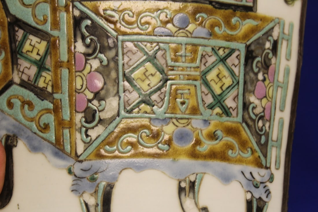 A Vintage Chinese Porcelain and Metal Box - 5