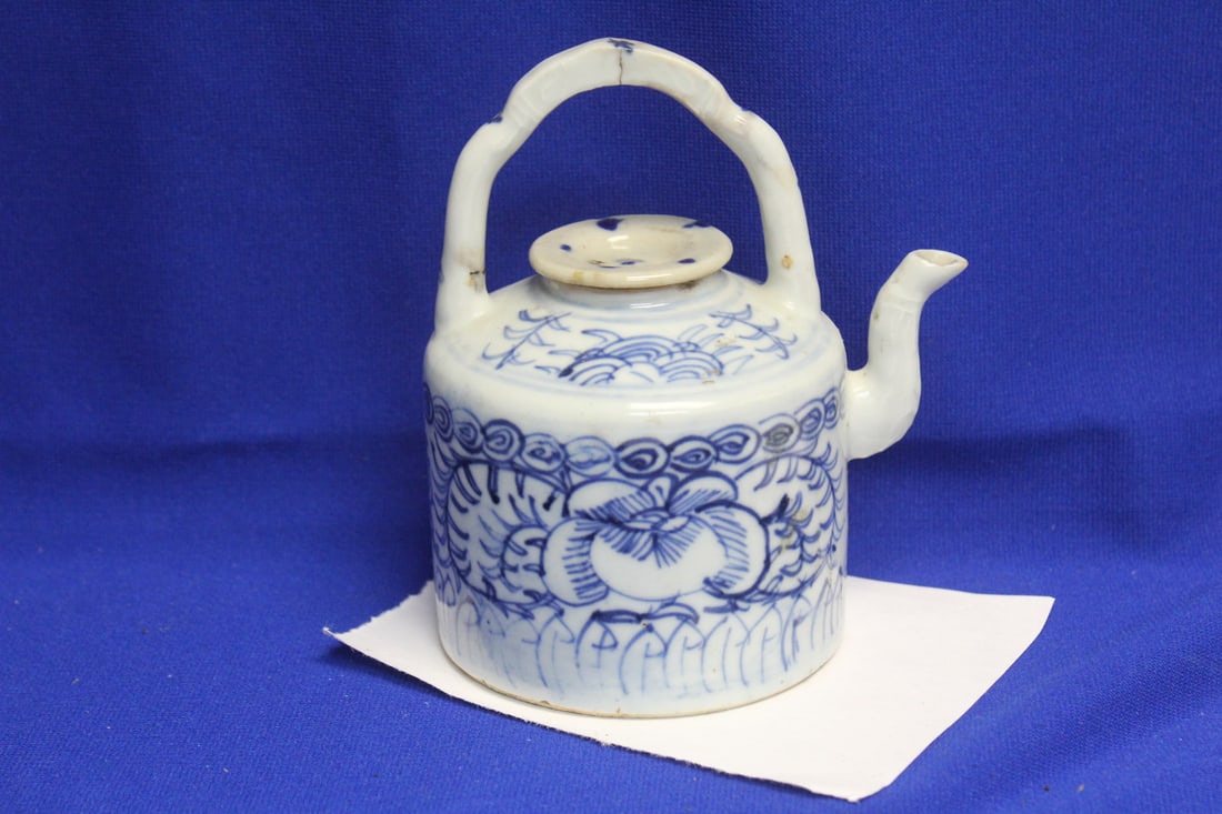 A Chinese Blue and White Teapot - 3