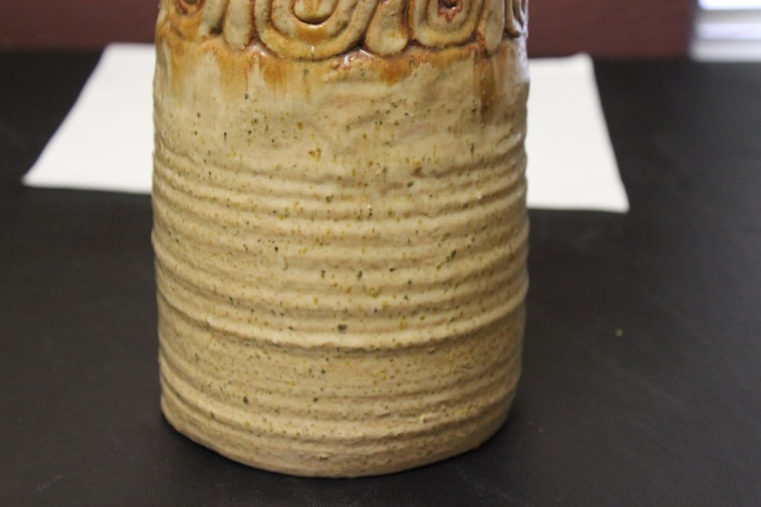 A Clay Cylinder Vase - 5