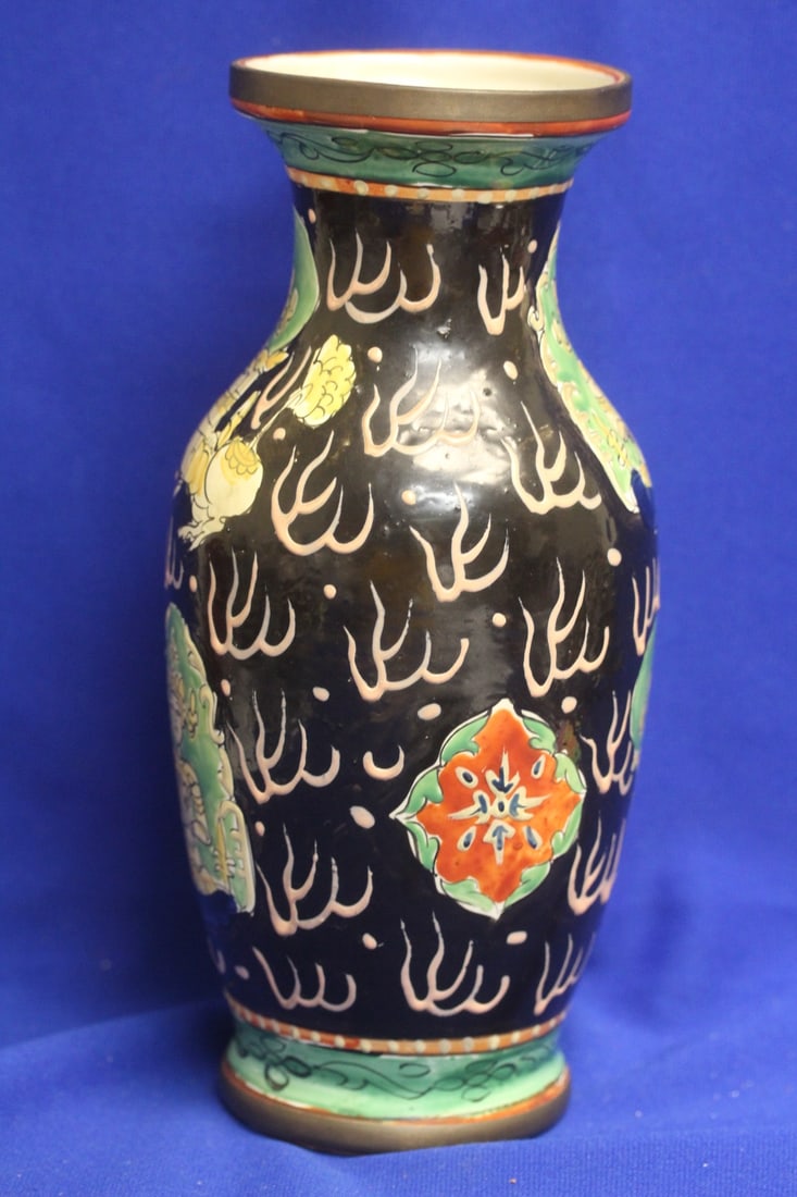 An Antique/Vintage Famille Noire Vase - 2