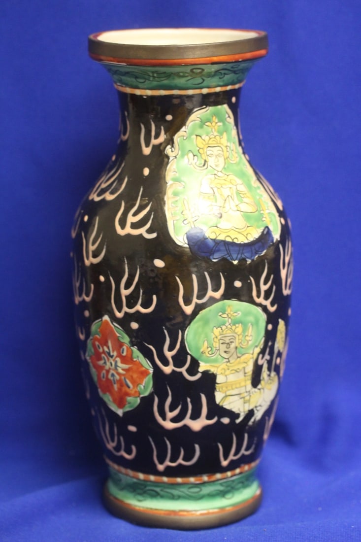 An Antique/Vintage Famille Noire Vase - 3