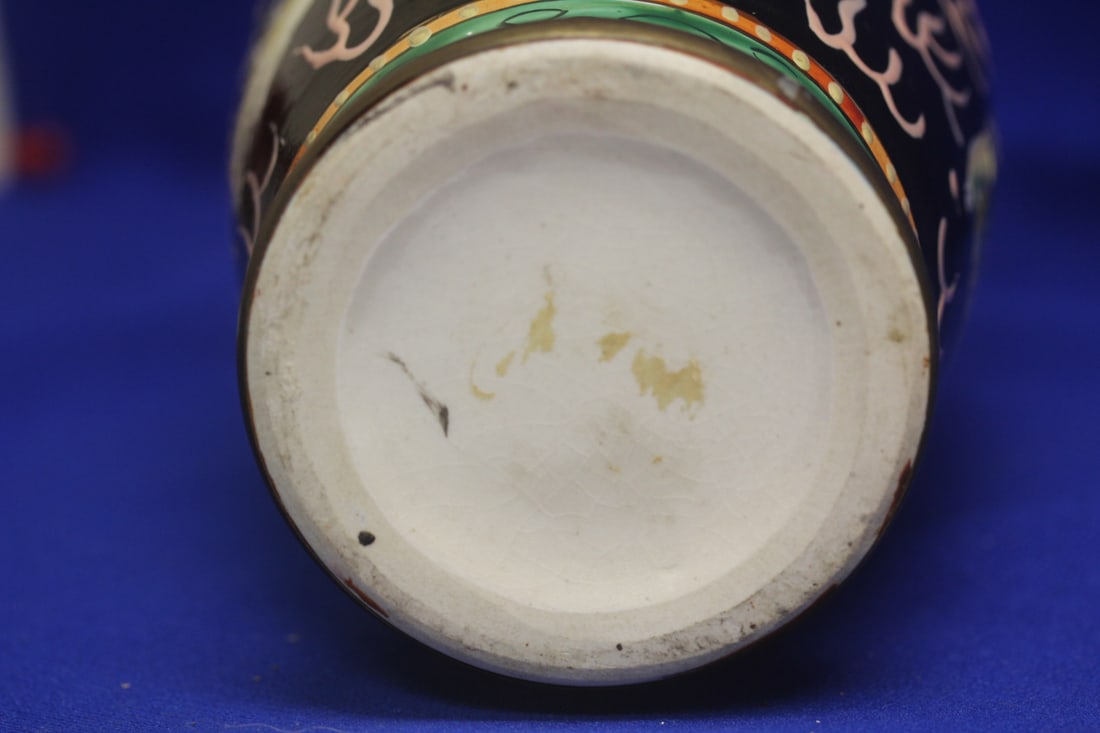 An Antique/Vintage Famille Noire Vase - 6