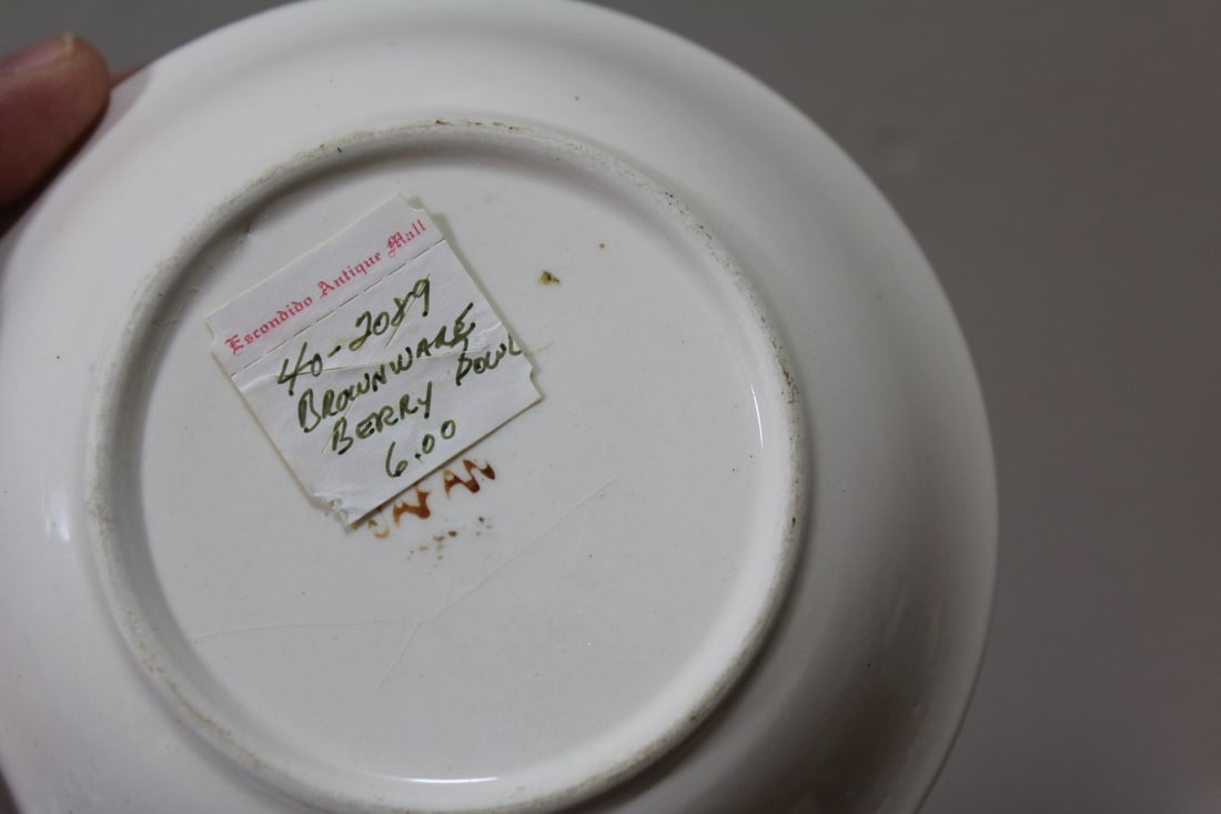 A Vintage Holland Motif Berry Bowl - 4