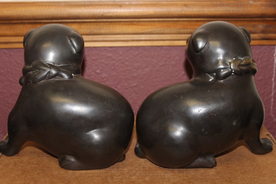 A Pair of Japanese Vintage Bronze Puppies - 3