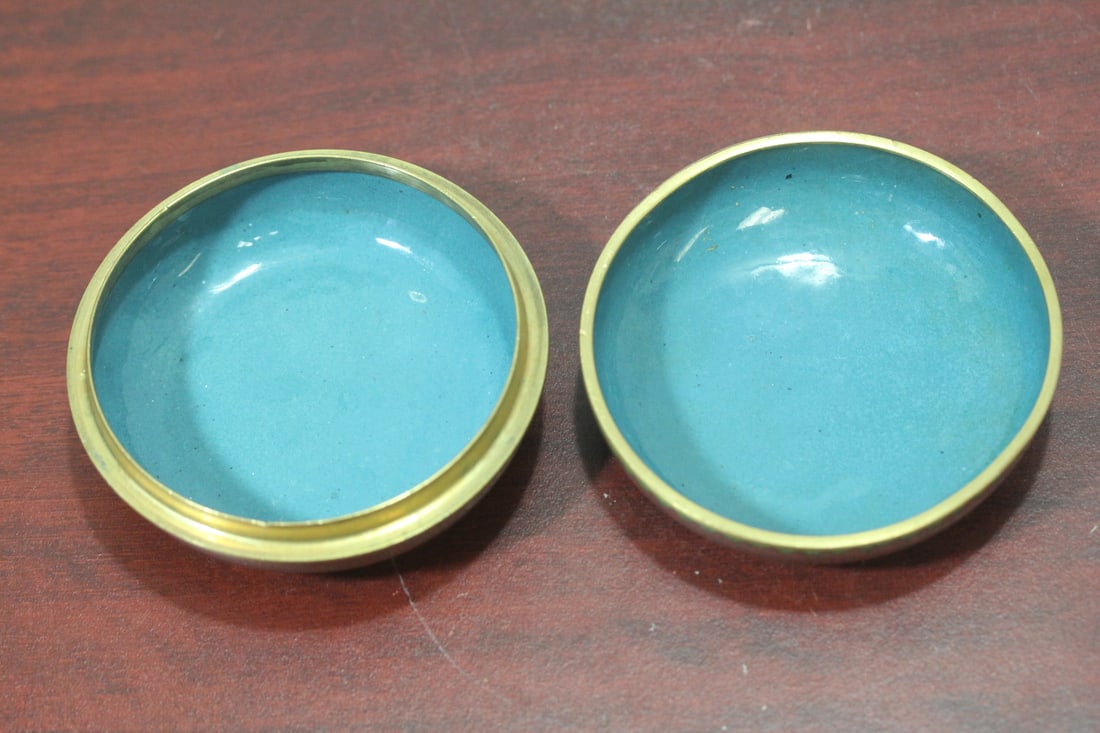 A Chinese Cloisonne Round Box - 3