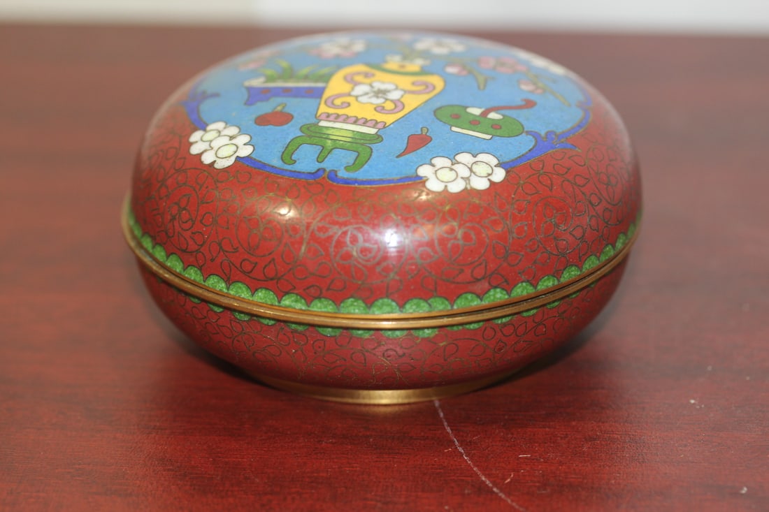 A Chinese Cloisonne Round Box - 4