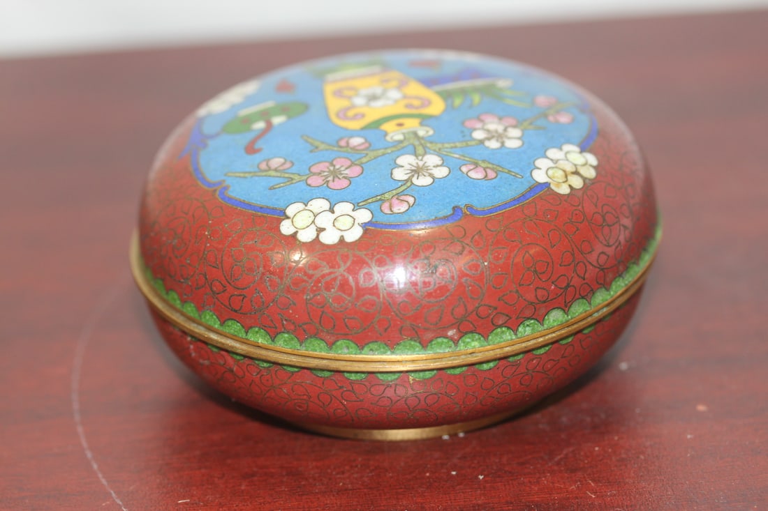 A Chinese Cloisonne Round Box - 7