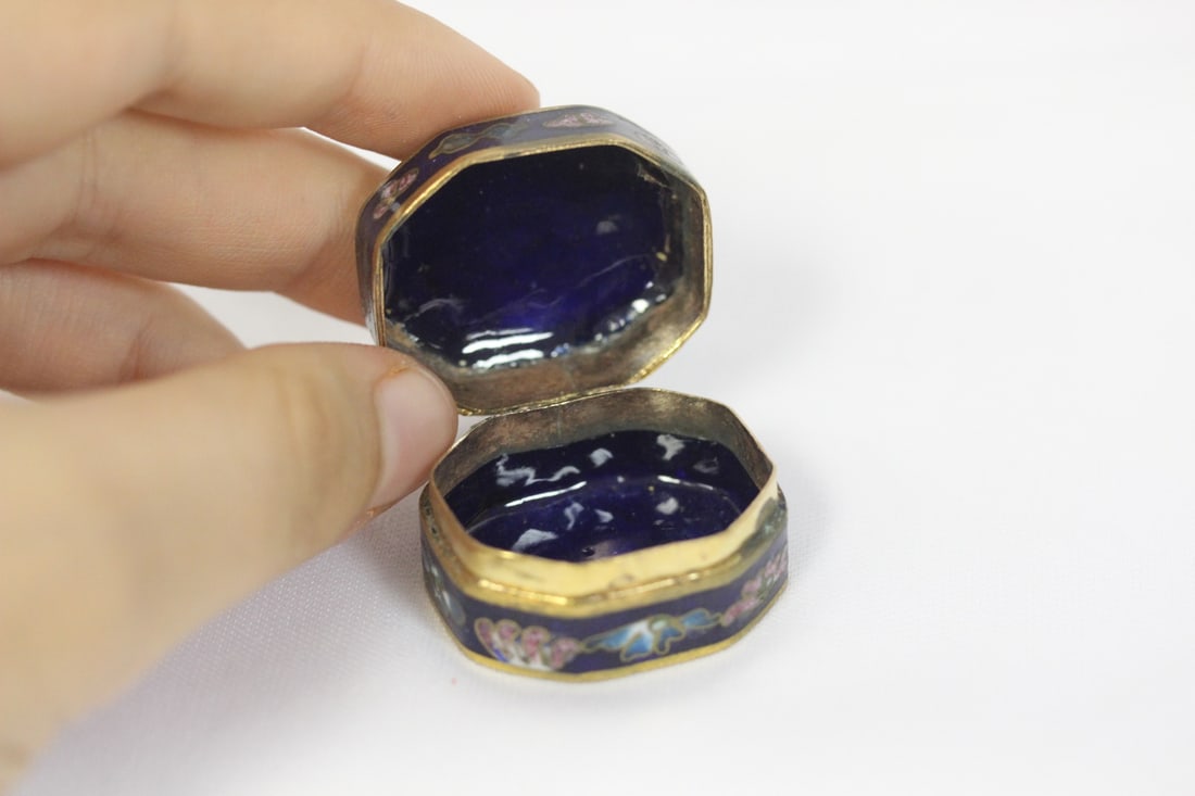 An Enamel Trinket Box - 3
