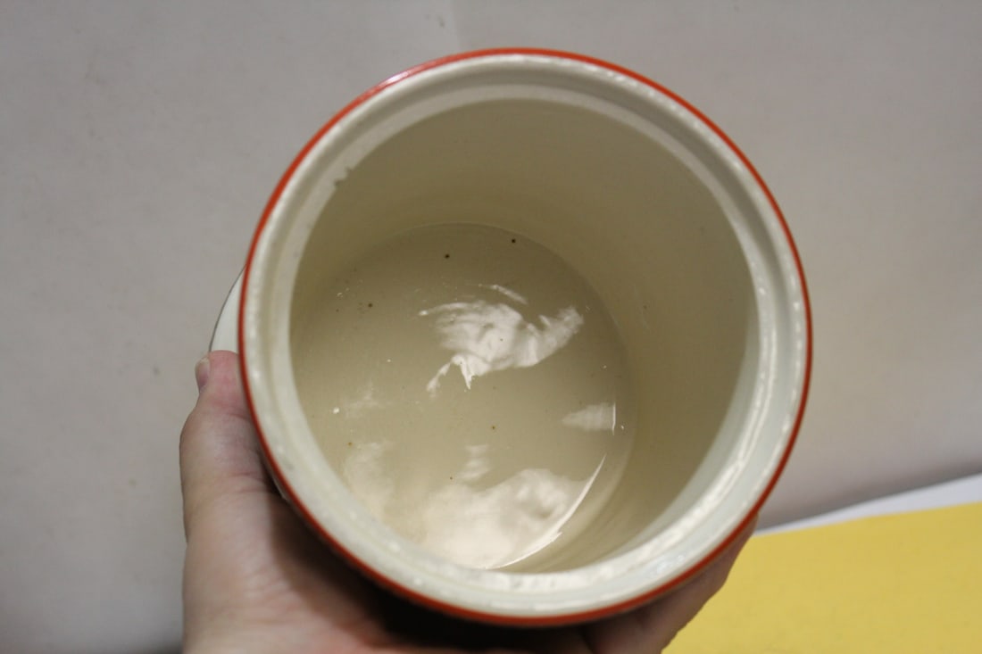An Antique Ceramic Humidor - 9