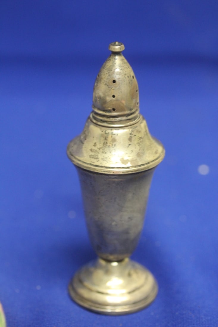 Lot of 3 Single Shakers - 9