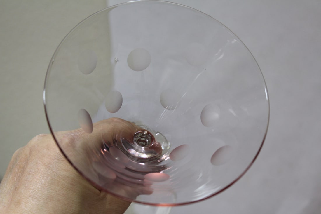 A Well Made Pink Champagne Goblet - 5