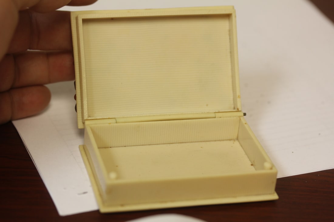 A Vintage Cellular Box - 3