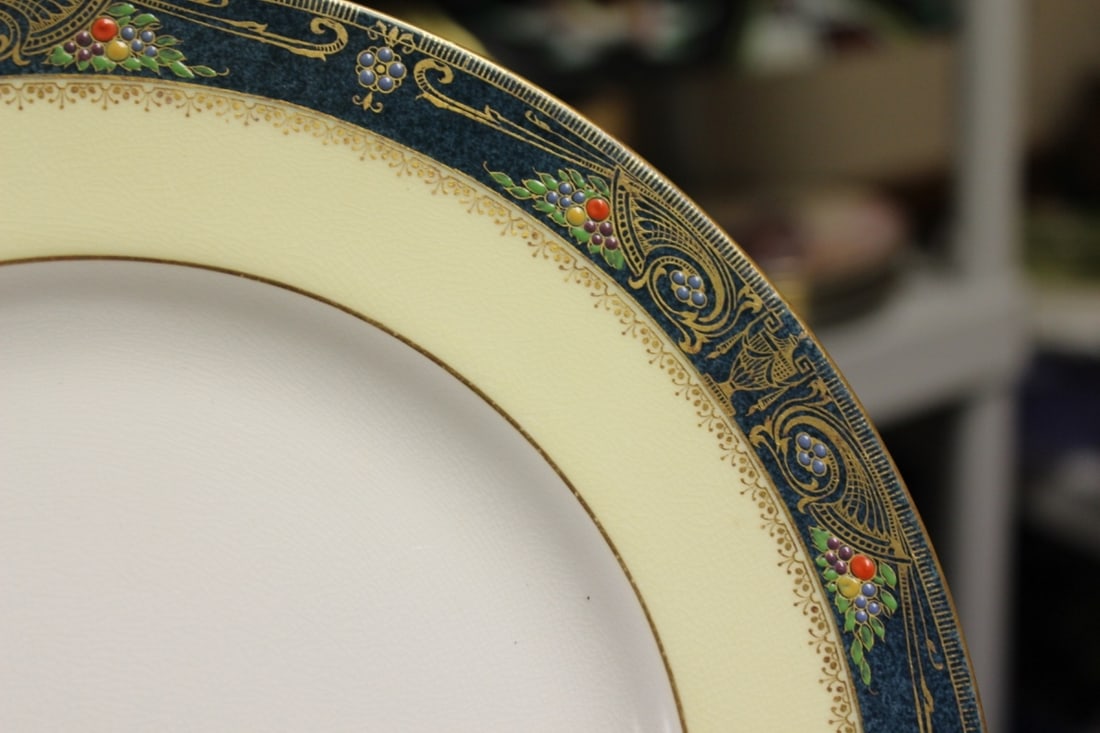 Set of 2 Royal Worcester China Plates - 3