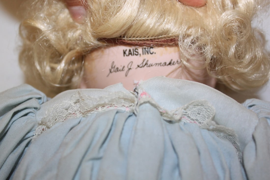 A Kais Doll - Signed by artist: Gail Shumaker - 2