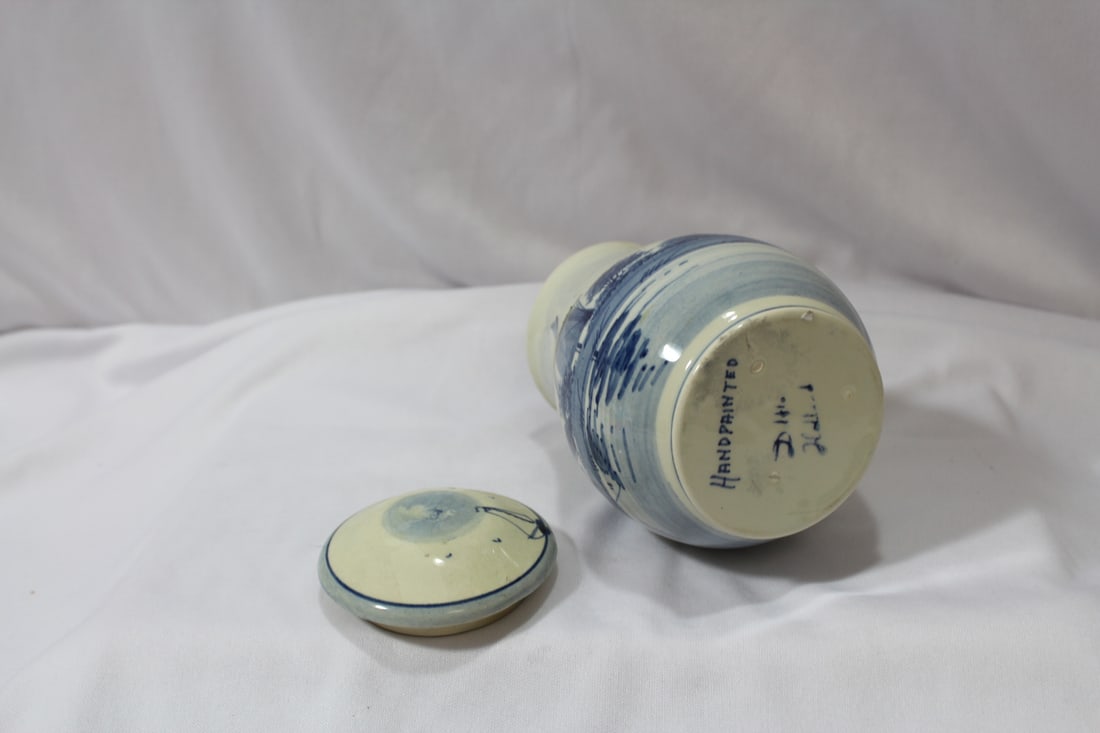 A Vintage Delft Jar - 7
