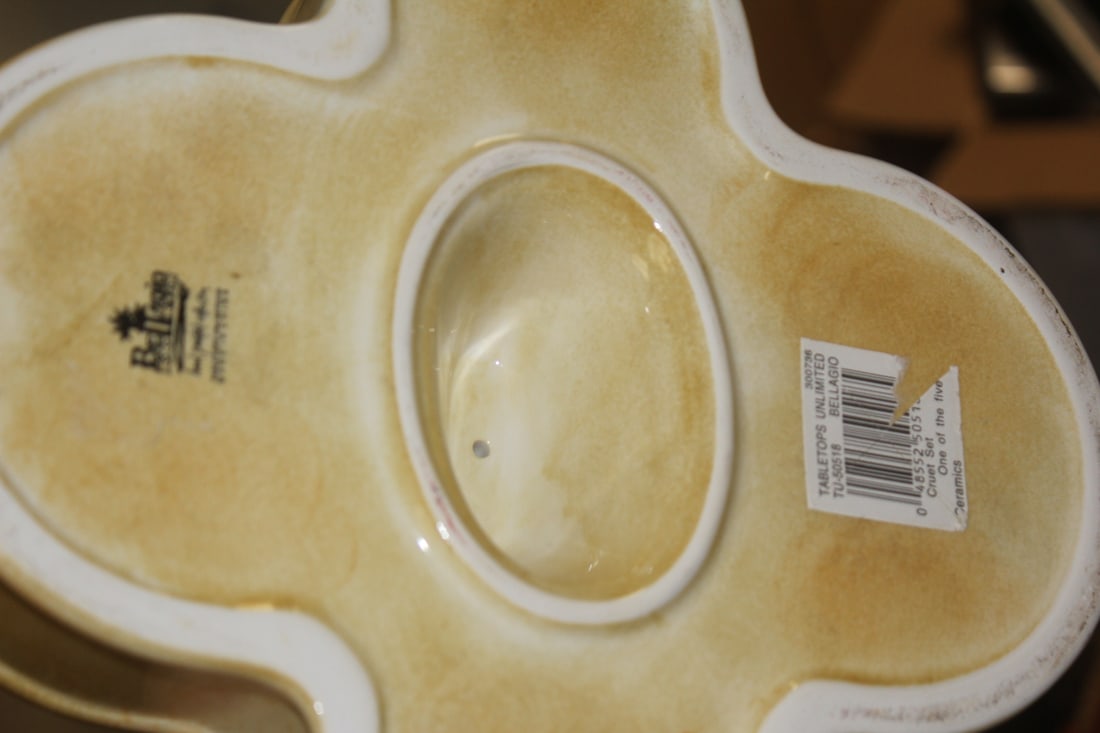 Ceramic Cup/Food Holder - 4