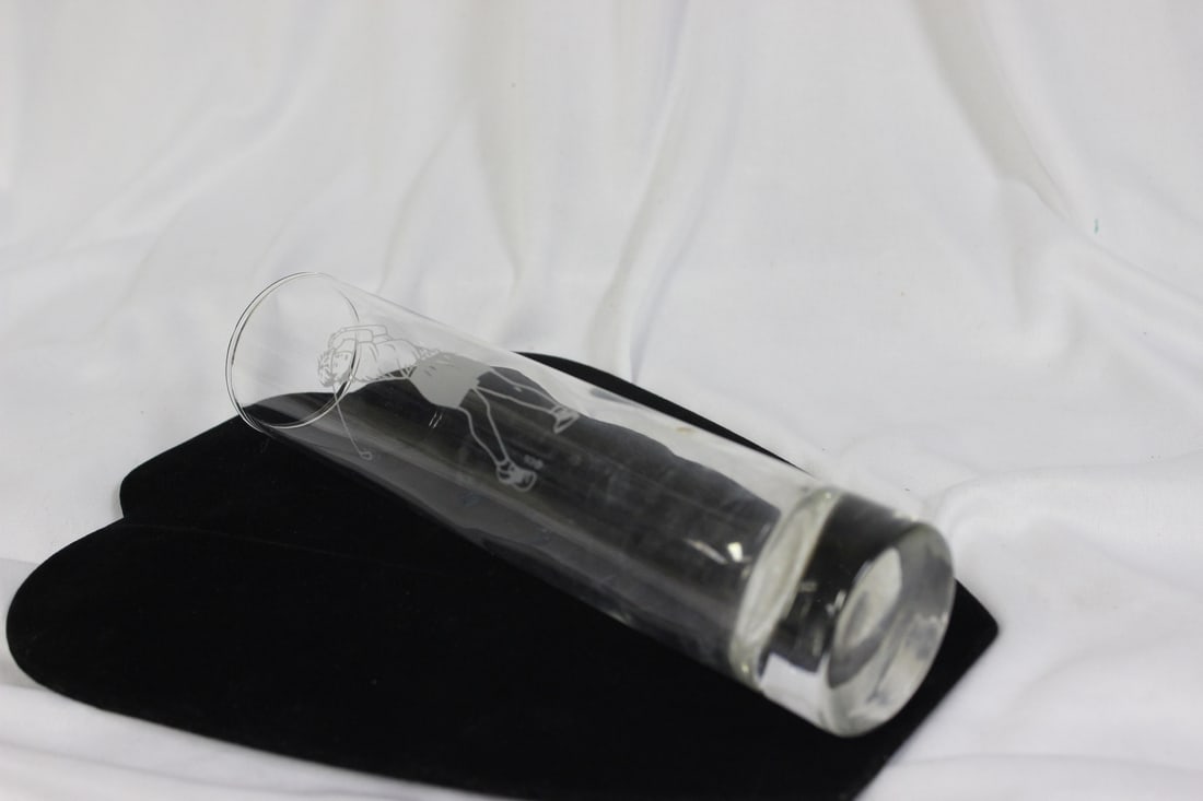 An Etched Vase - Golfer - 2