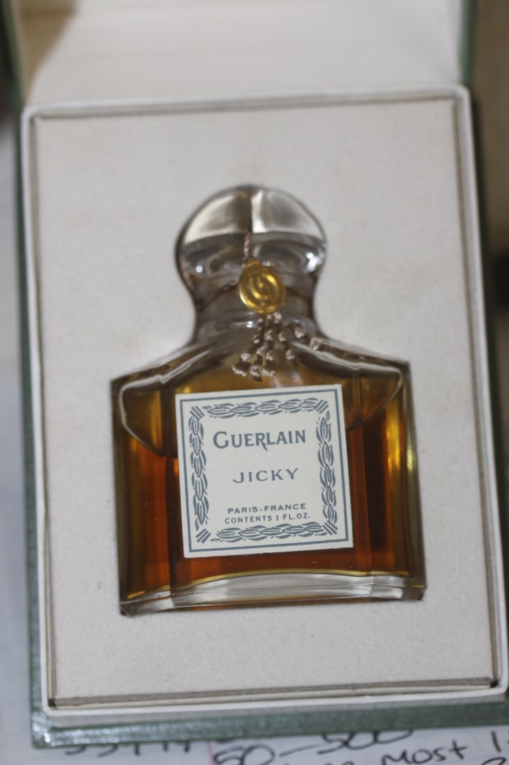 Vintage Gverlain Jicky Perfume: 30 mL - boxed - appeared to be sealed and full - rare