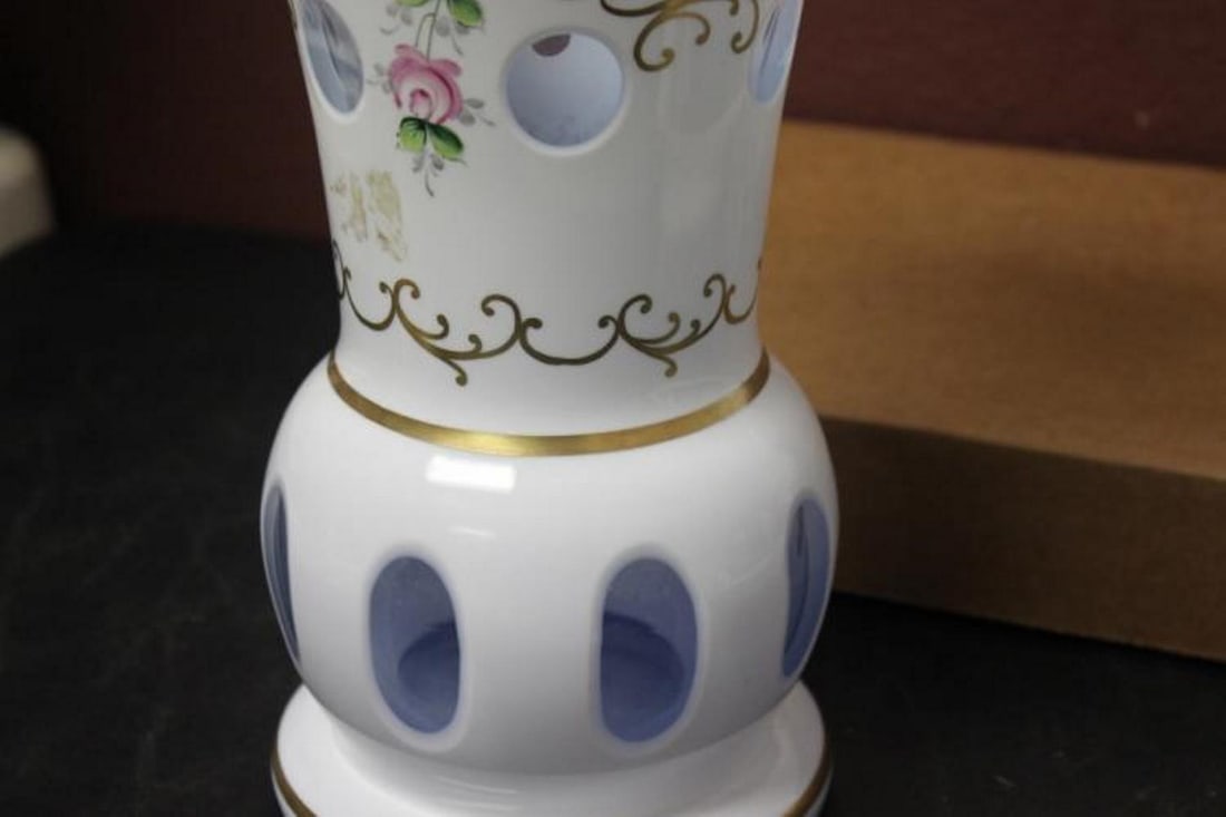A Bohemian Glass Vase - 4