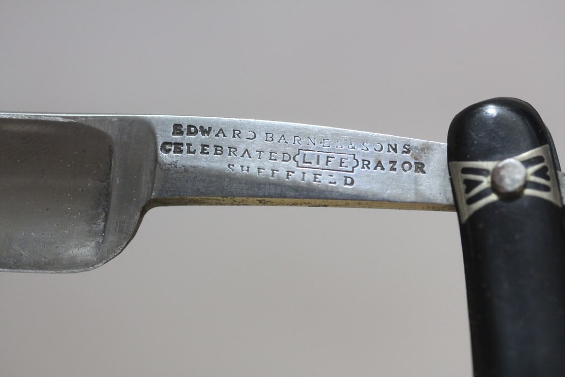 An Edward Braned Sheffield Razor - 2