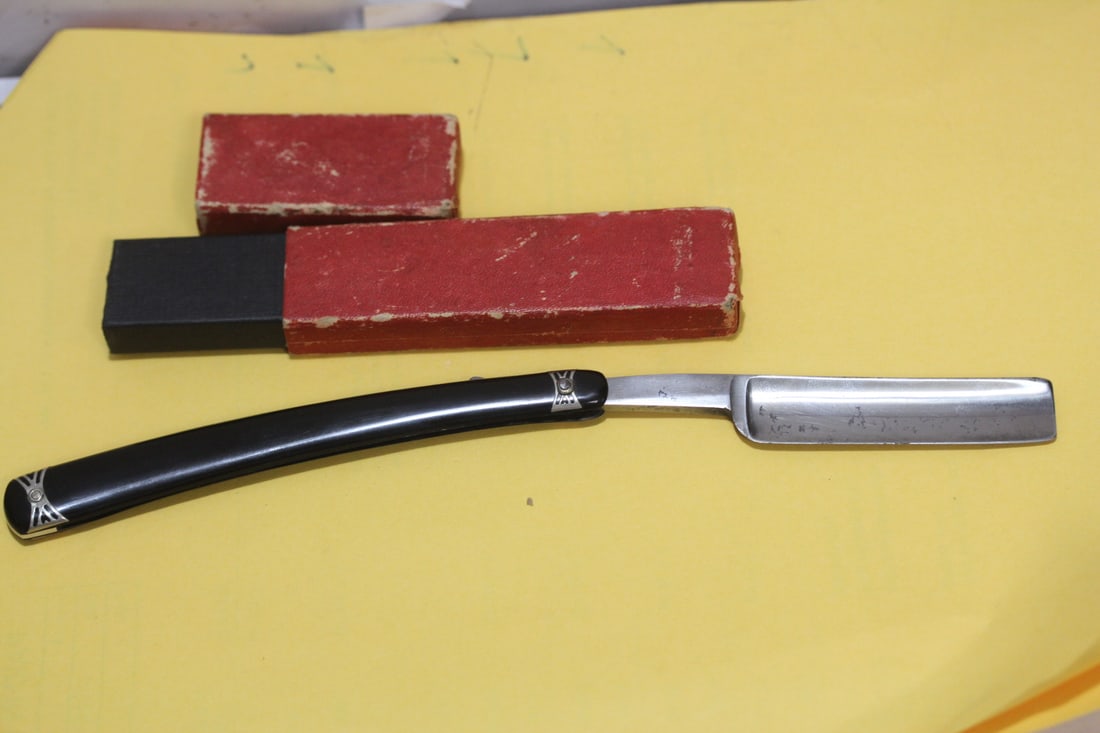 An Edward Braned Sheffield Razor - 4