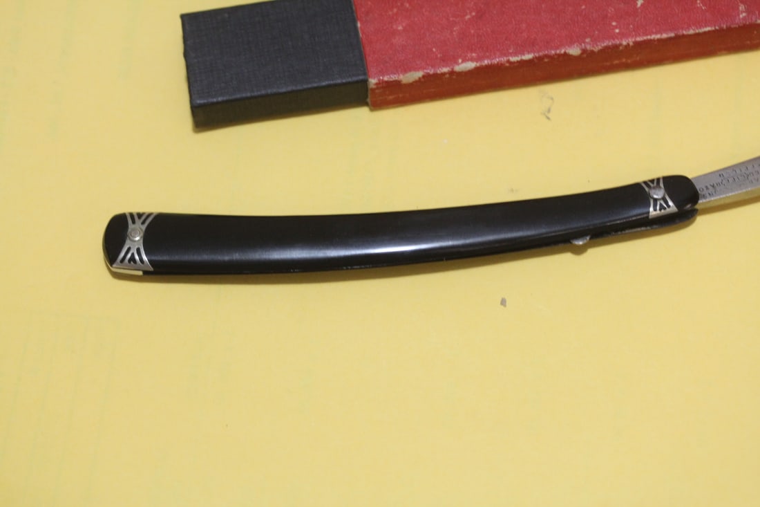 An Edward Braned Sheffield Razor - 6