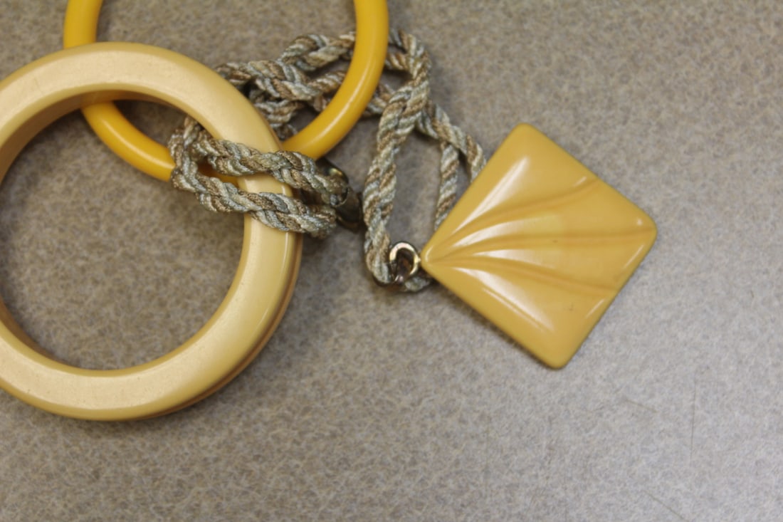 Lot of 3 Bracelets and Pendant - 4