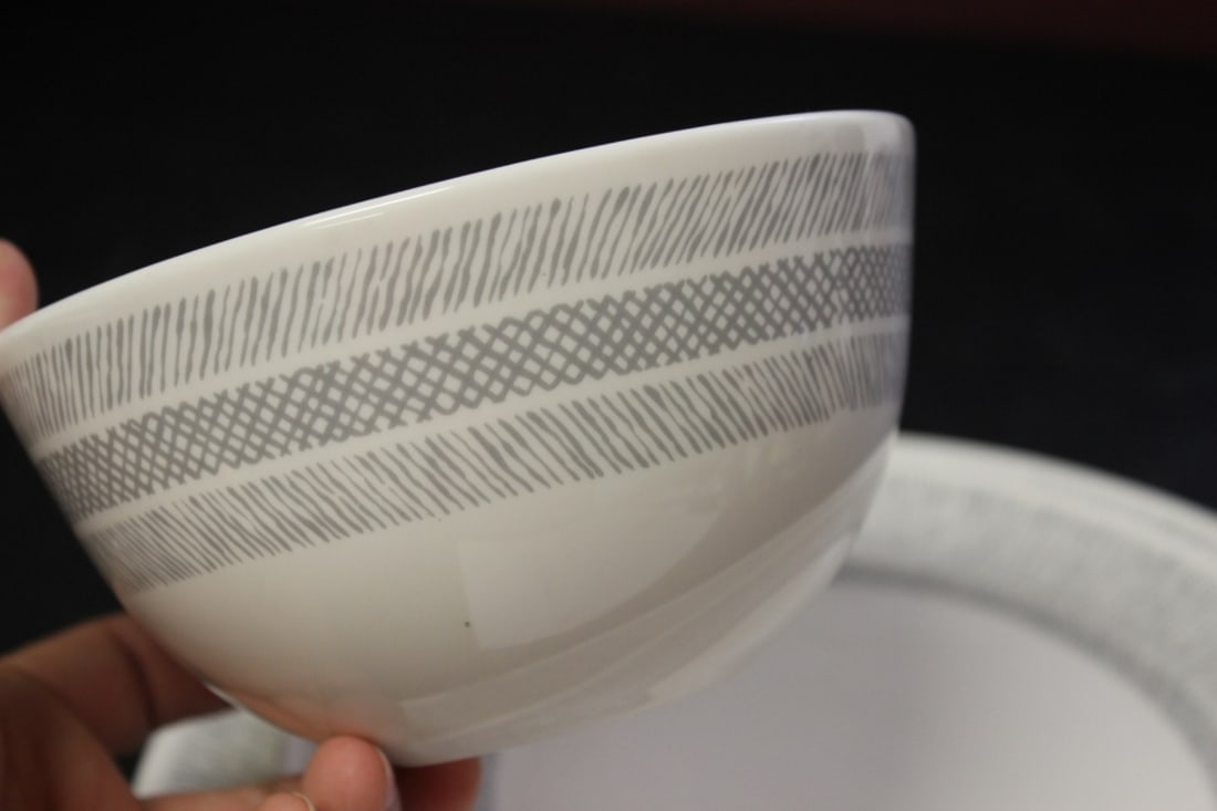 A Vera Wang Wedgwood Plate Set - 2