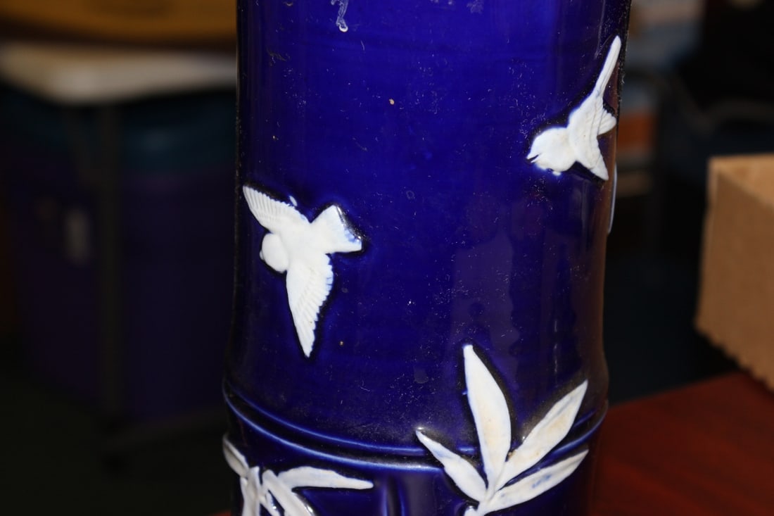 A Chinese/Japanese/Asian Porcelain Cylinder Vase - 3