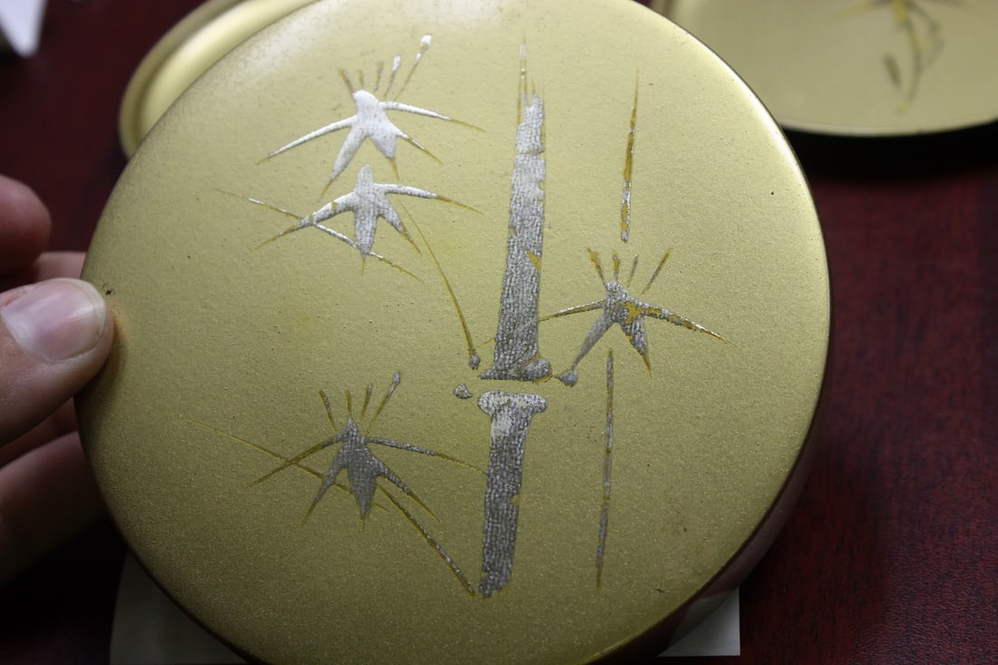 A Japanese Lacquer Round Box - 4
