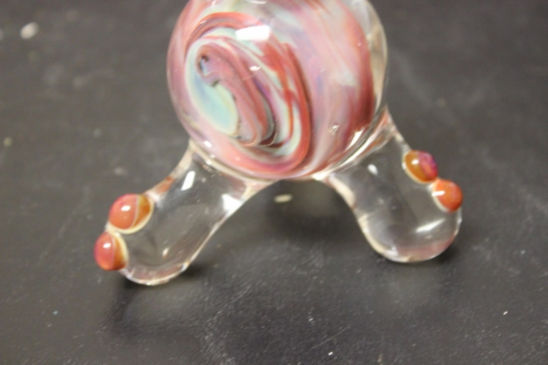 A 3 Legged Art Glass Ornament - 2