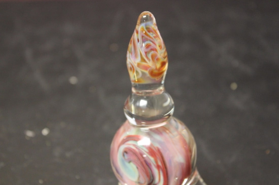A 3 Legged Art Glass Ornament - 3