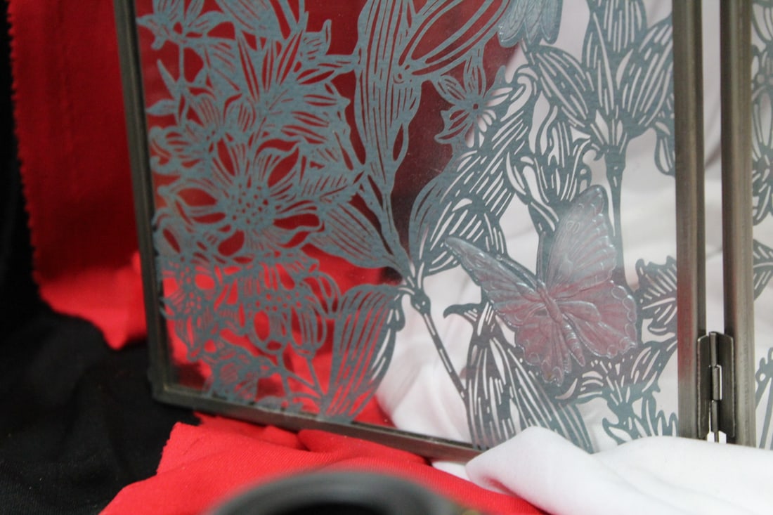A Glass Chinese Tablescreen - 8
