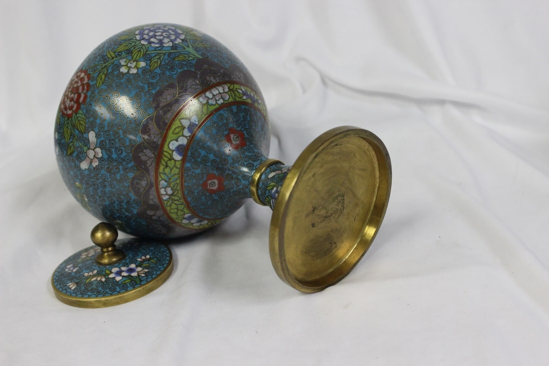 A Chinese Cloisonne Jar - 4