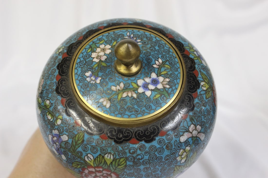 A Chinese Cloisonne Jar - 8