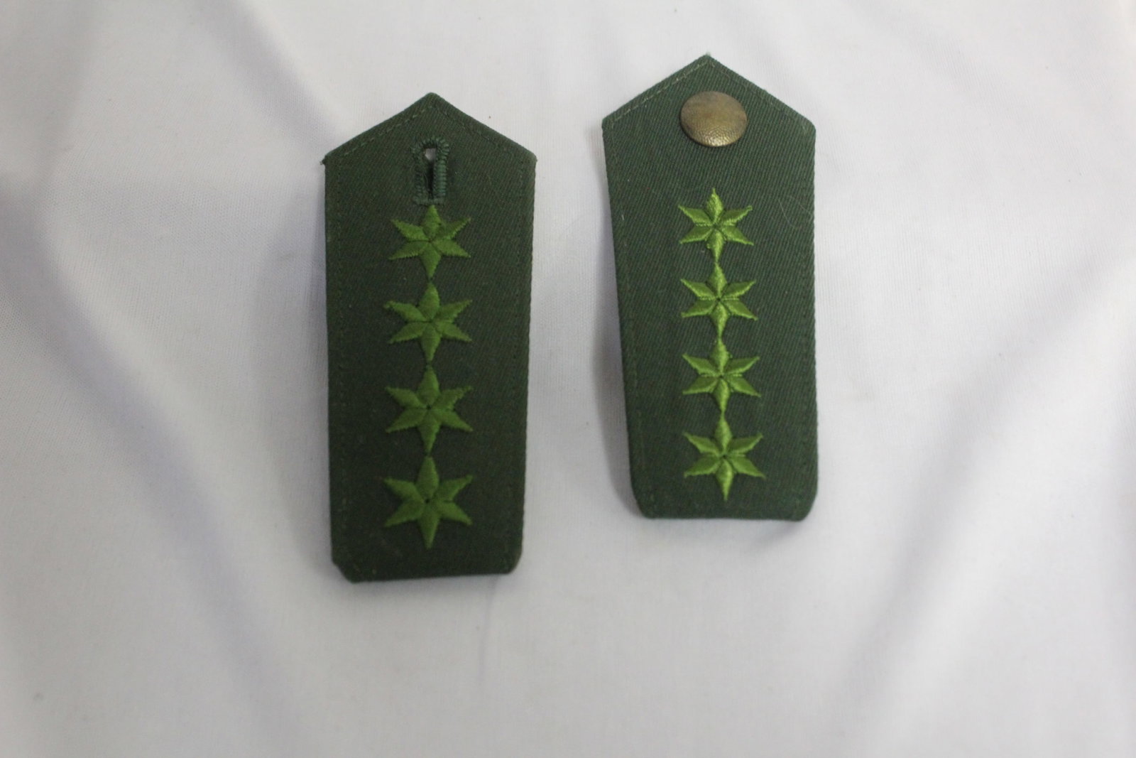 A Pair of Shoulder Rank Patch: as shown