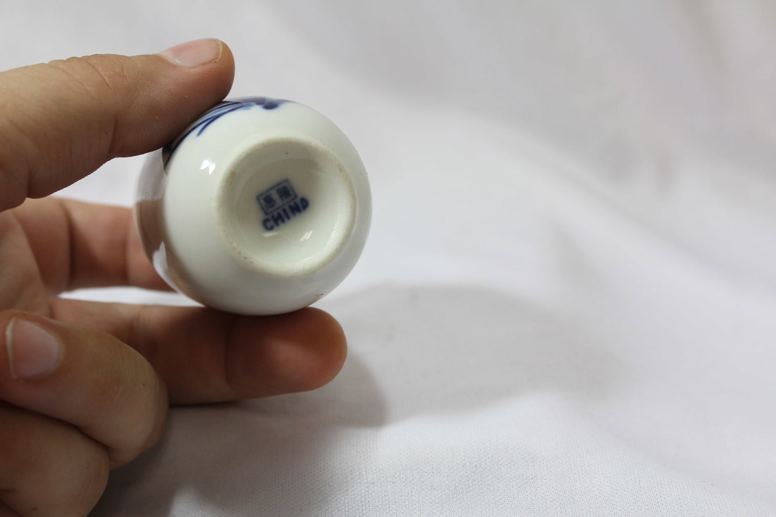 A Blue And White Chinese Small Vase - 3