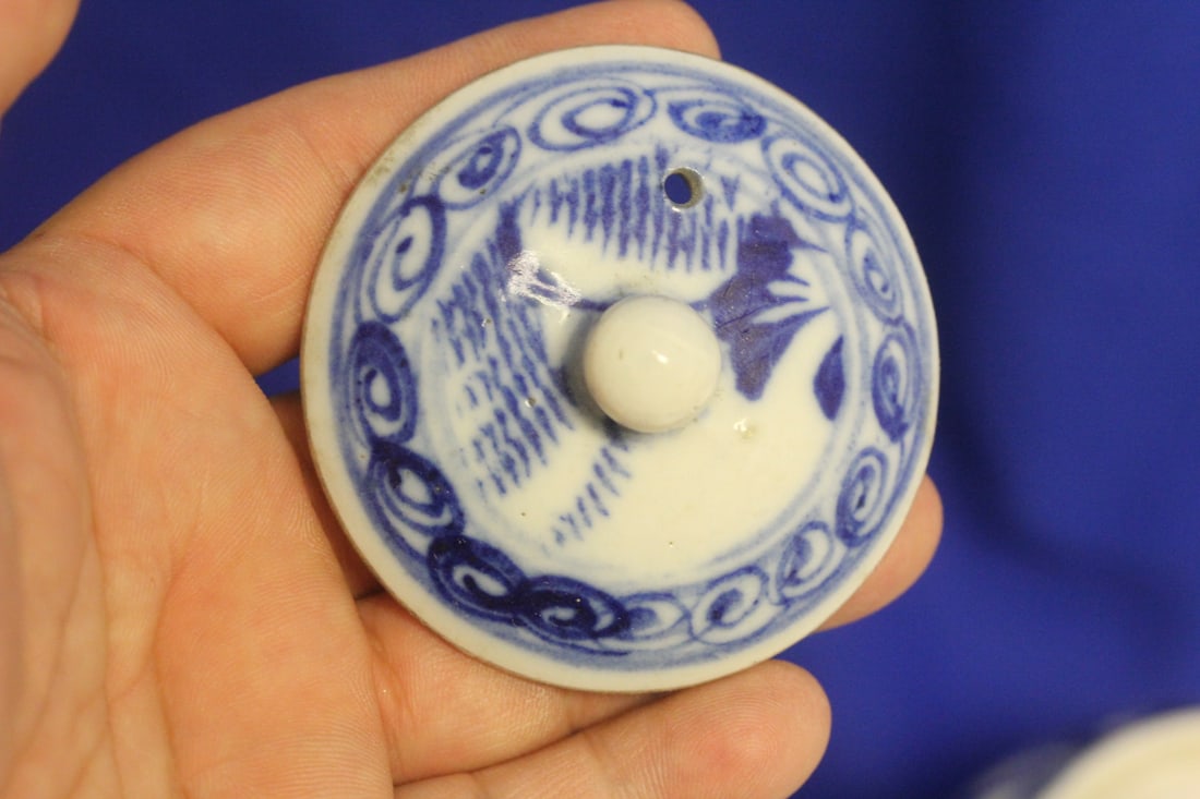 An Antique Chinese Blue and White Teapot - 5