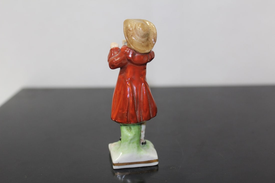 An Antique Dresden Ceramic Figurine - 3