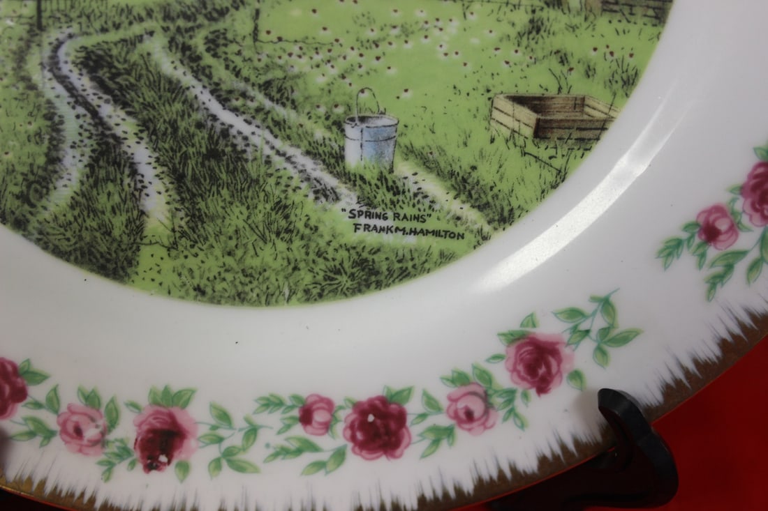 Lot of 4 Vintage Decorative Plates - 10