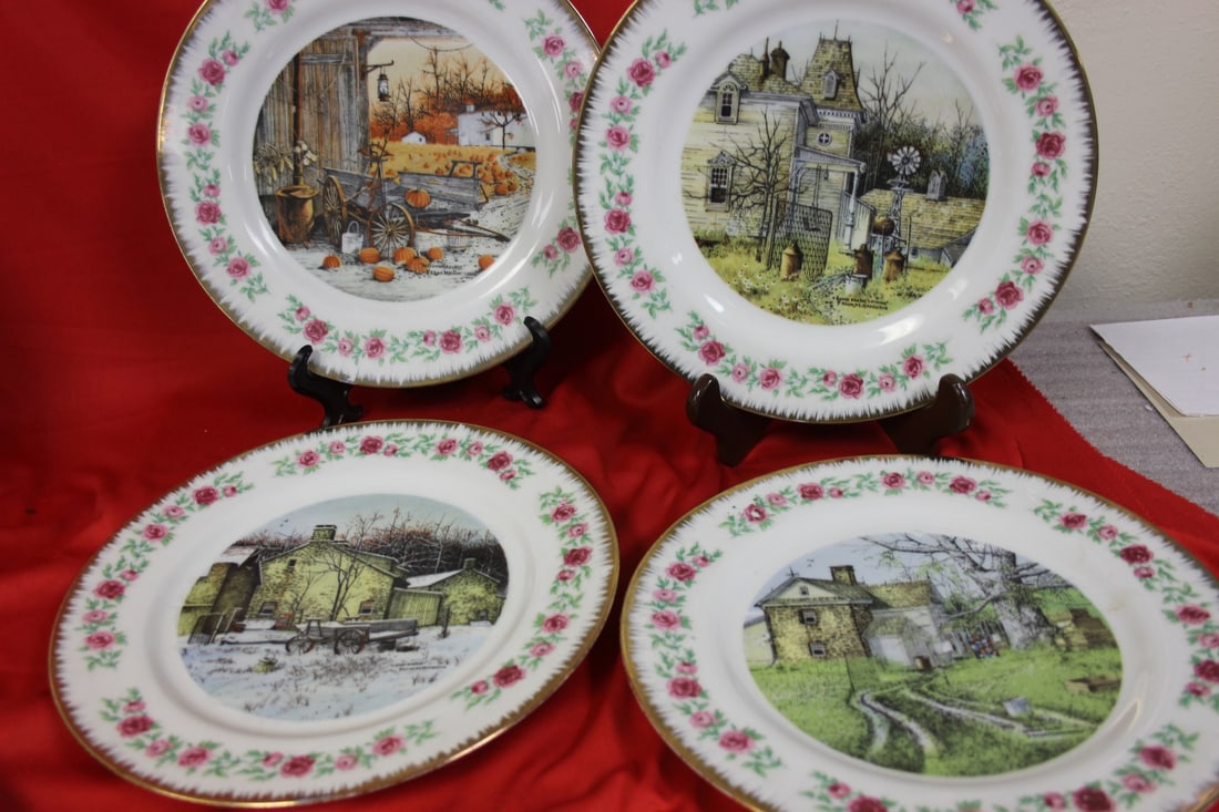 Lot of 4 Vintage Decorative Plates: 10 3/8" in diameter each