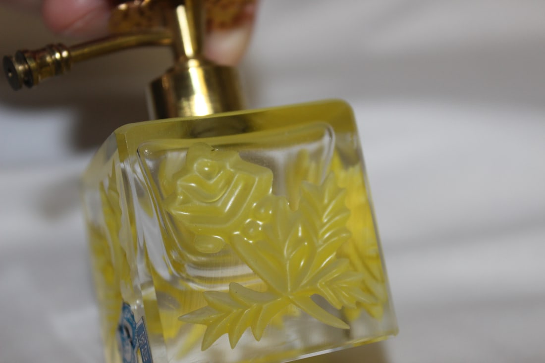 Glass Parfume Bottle with Atomizer - 10