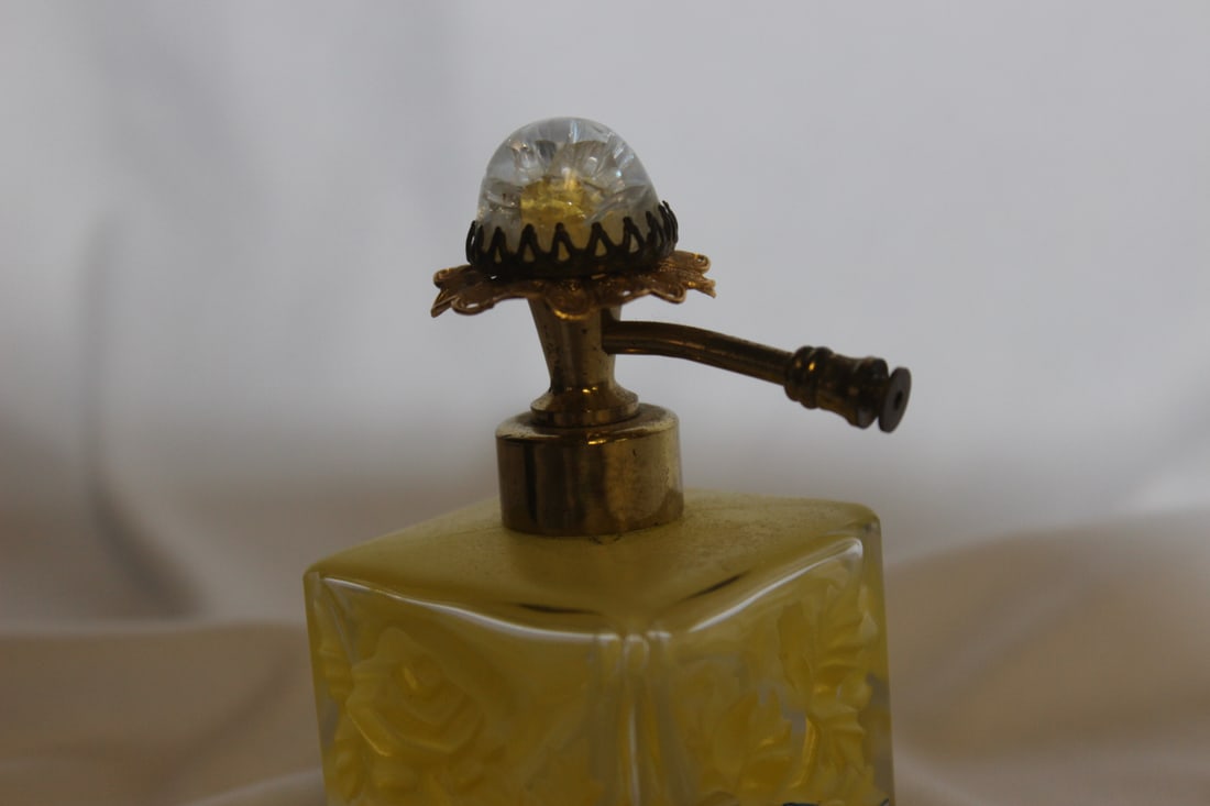 Glass Parfume Bottle with Atomizer - 4