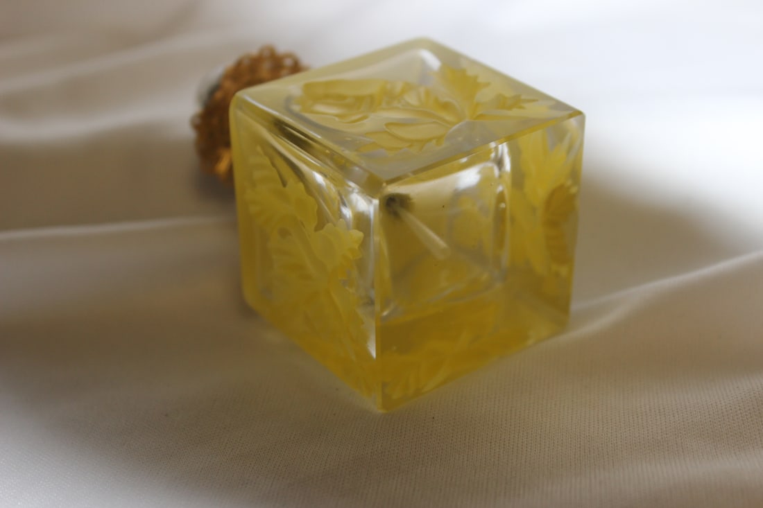 Glass Parfume Bottle with Atomizer - 7