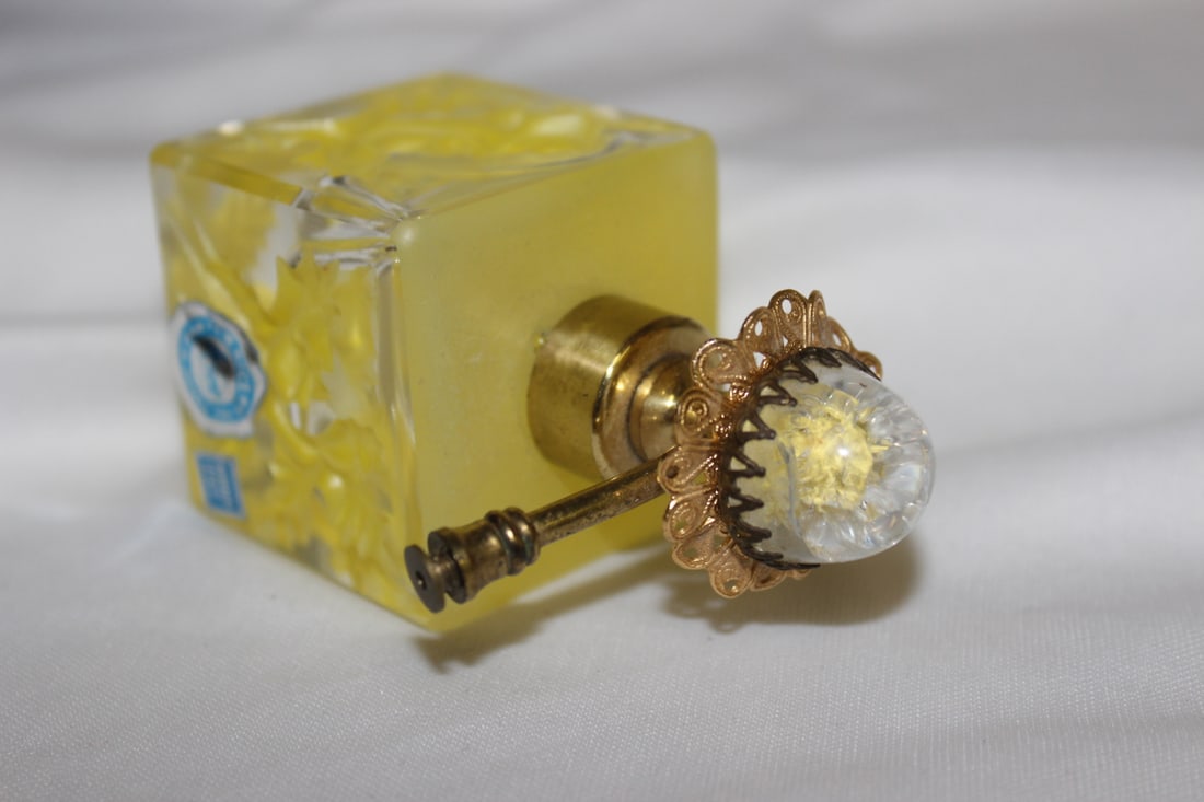 Glass Parfume Bottle with Atomizer - 8