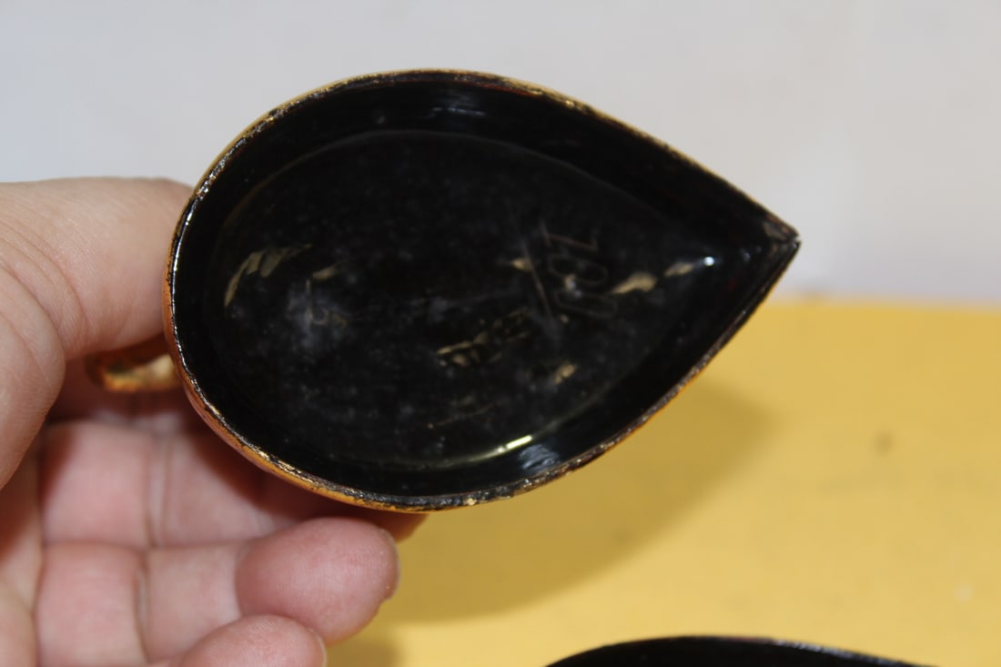 An Antique Gold Gilted on Lacquer Small Duck Box - 5