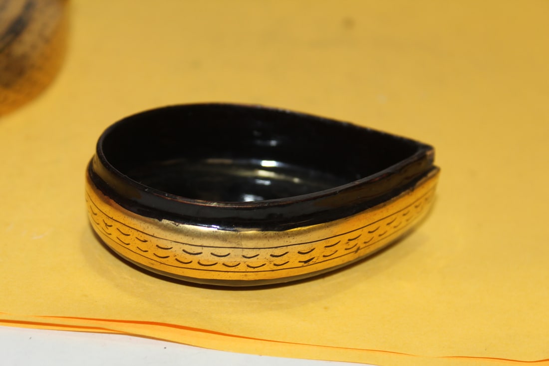 An Antique Gold Gilted on Lacquer Small Duck Box - 6