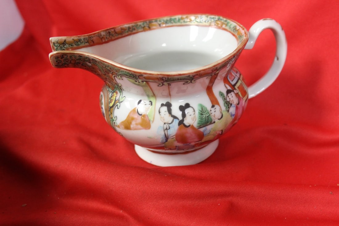 An Antique Chinese Rose Medallion Creamer - 2