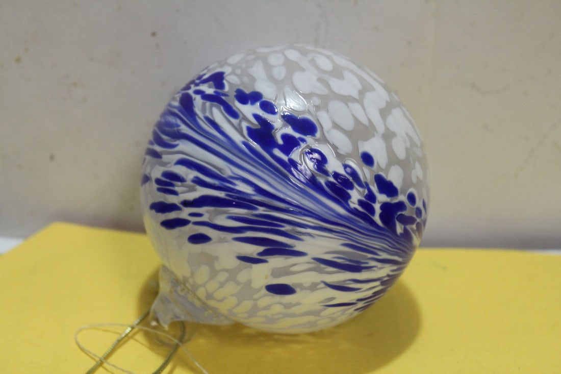 An Artglass Ornament: 3 1/2" in diameter